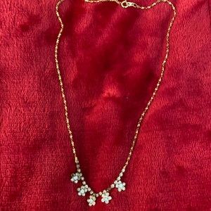 Beautiful gold and rhinestone necklace